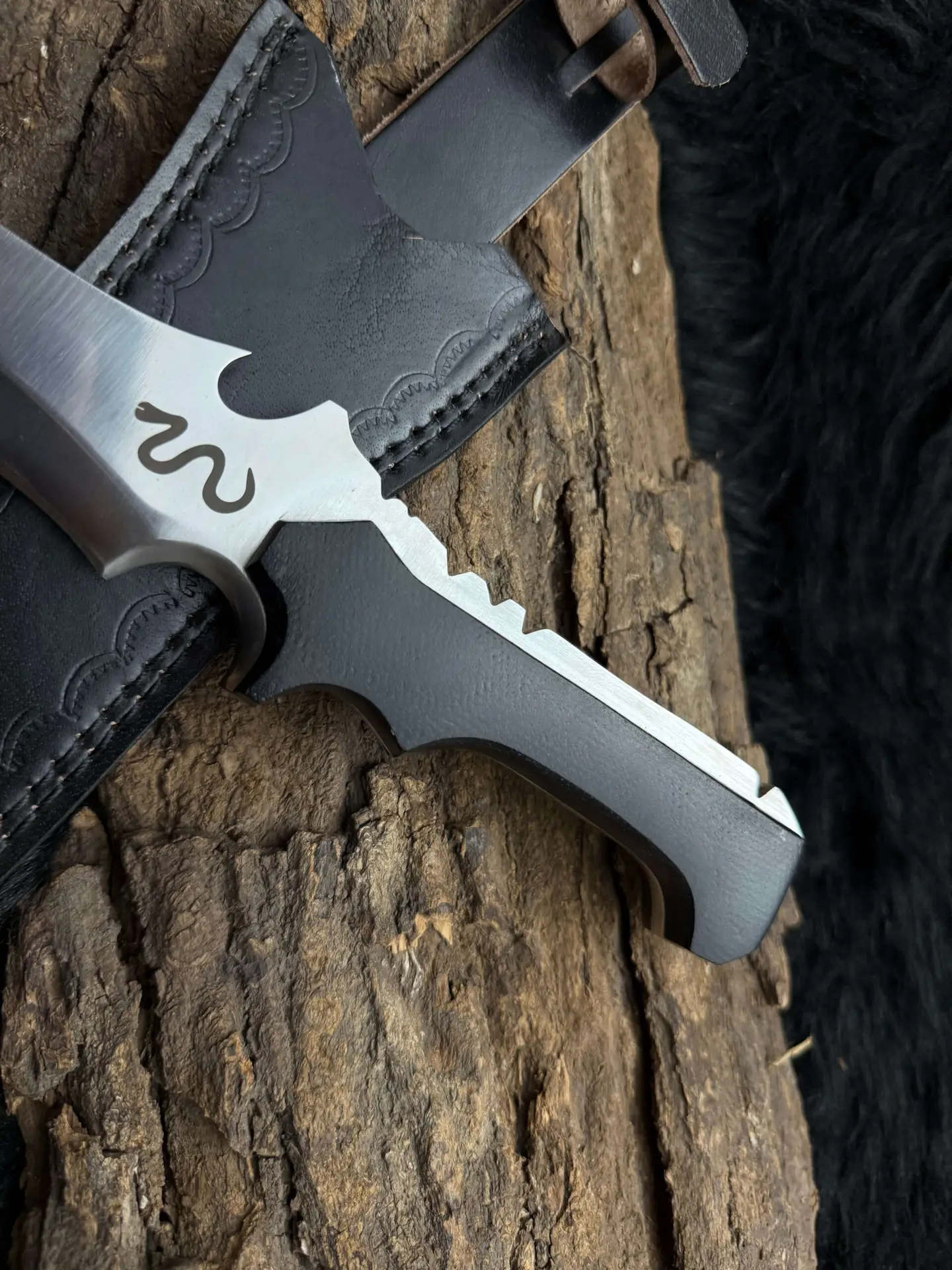 Resident Evil Jack Krauser Replica Knife – Hand-Forged Collectible Blade - Image 3