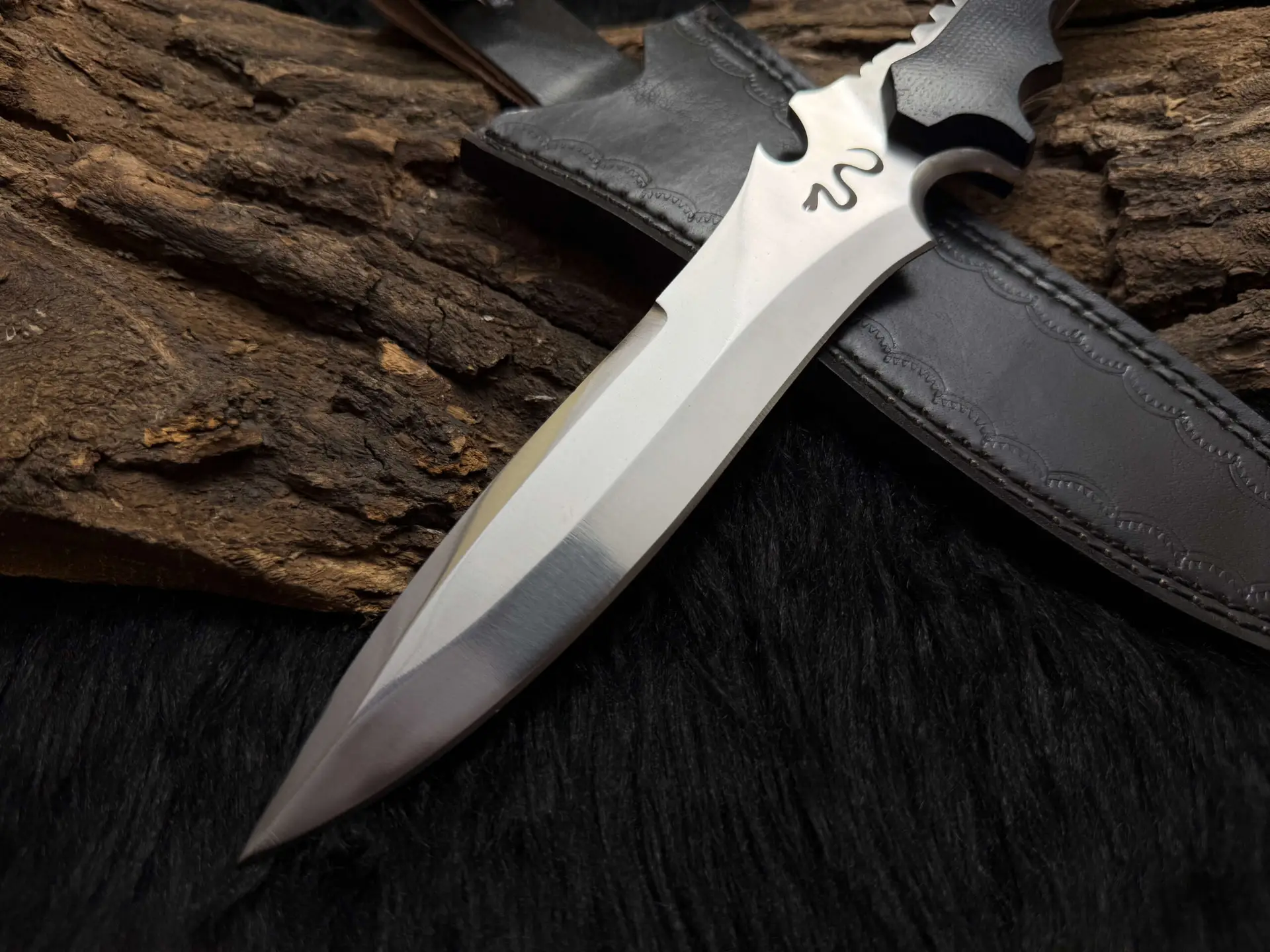 Resident Evil Jack Krauser Replica Knife – Hand-Forged Collectible Blade - Image 4